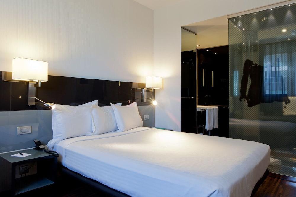 Hotel Ciudad De มอสโตเลส ภายนอก รูปภาพ