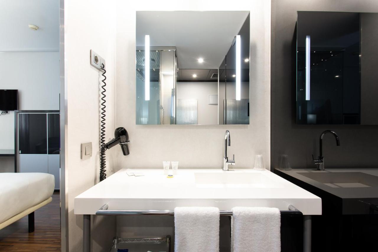 Hotel Ciudad De มอสโตเลส ภายนอก รูปภาพ