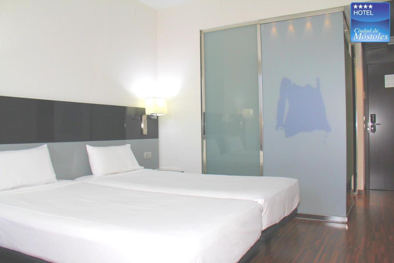 Hotel Ciudad De มอสโตเลส ภายนอก รูปภาพ