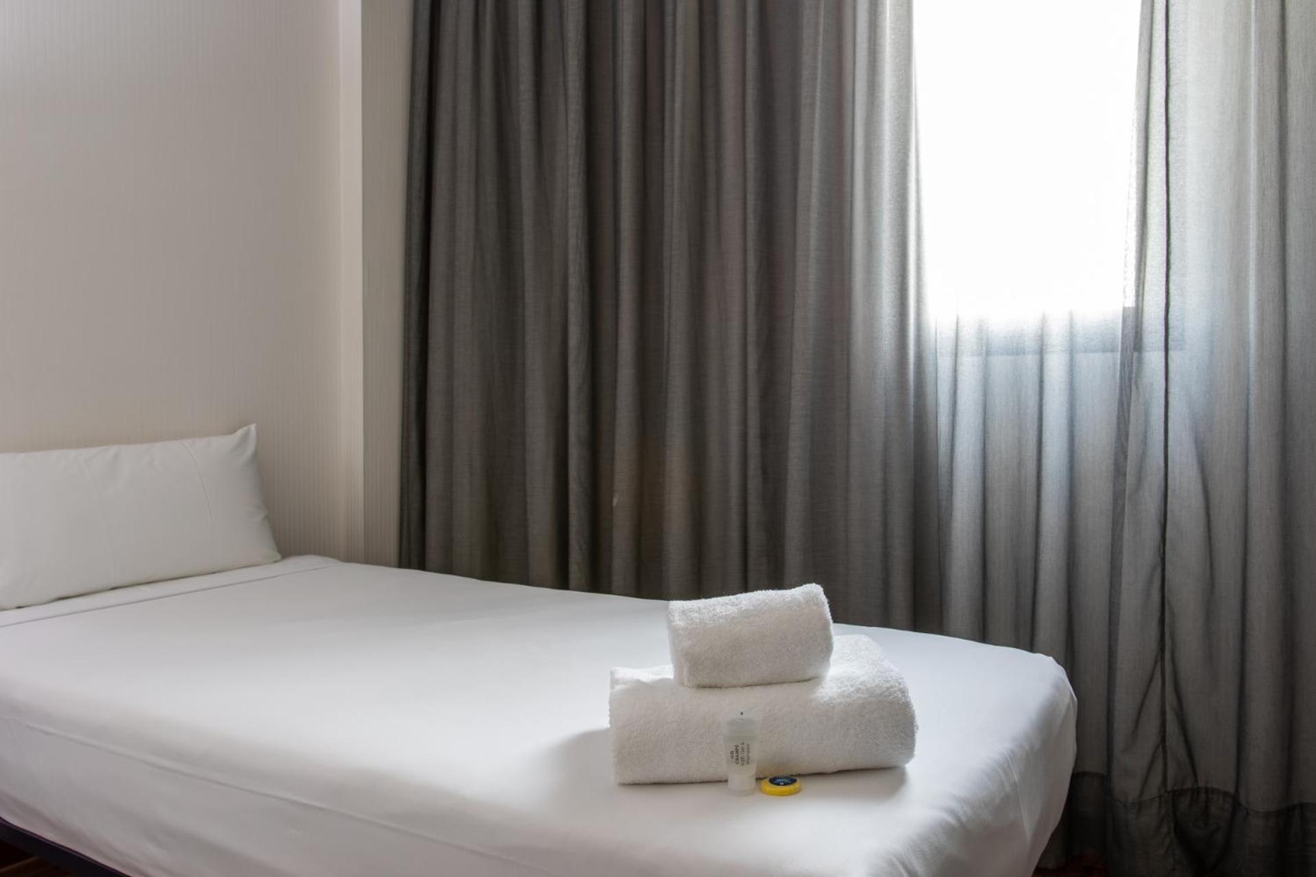 Hotel Ciudad De มอสโตเลส ภายนอก รูปภาพ
