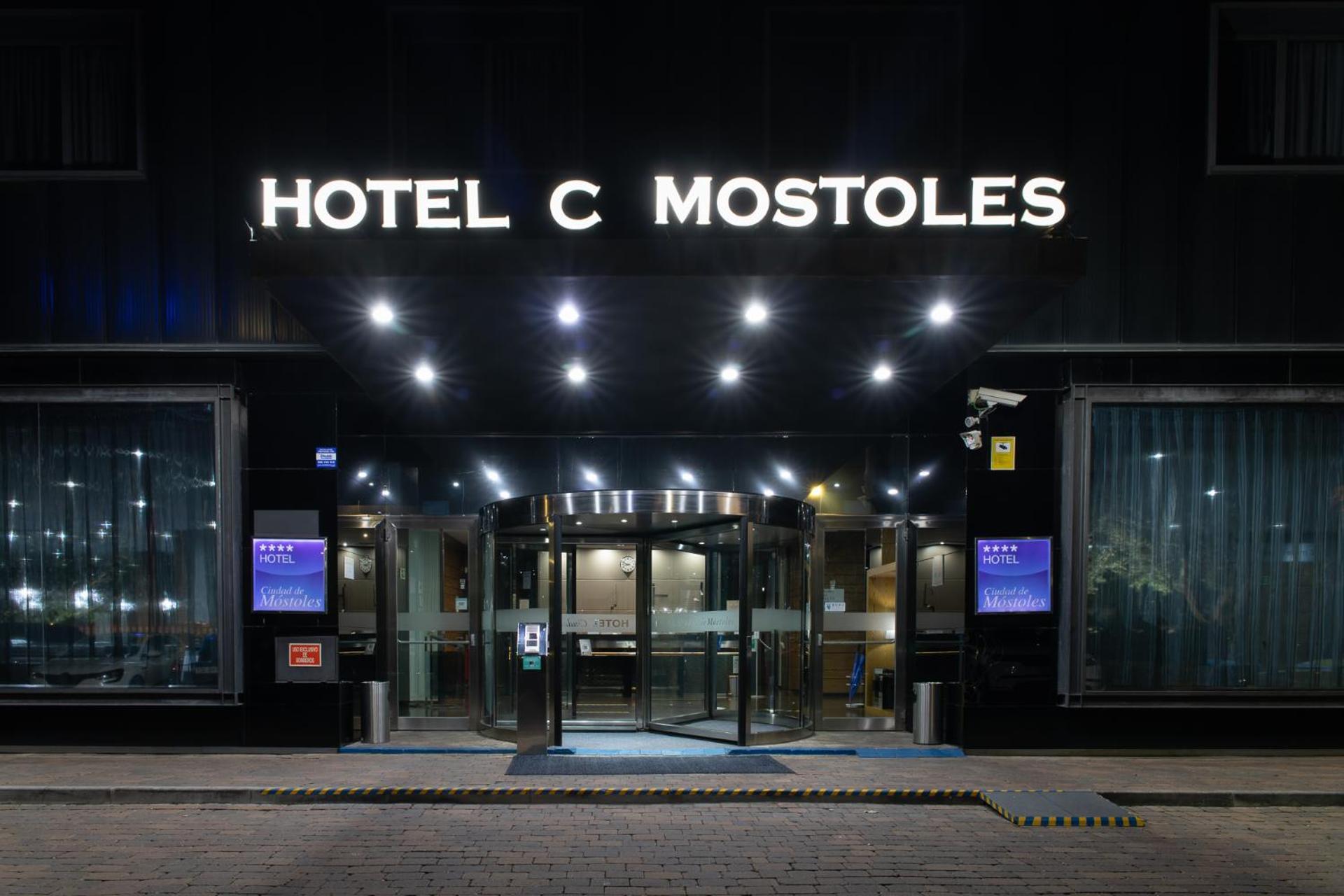 Hotel Ciudad De มอสโตเลส ภายนอก รูปภาพ