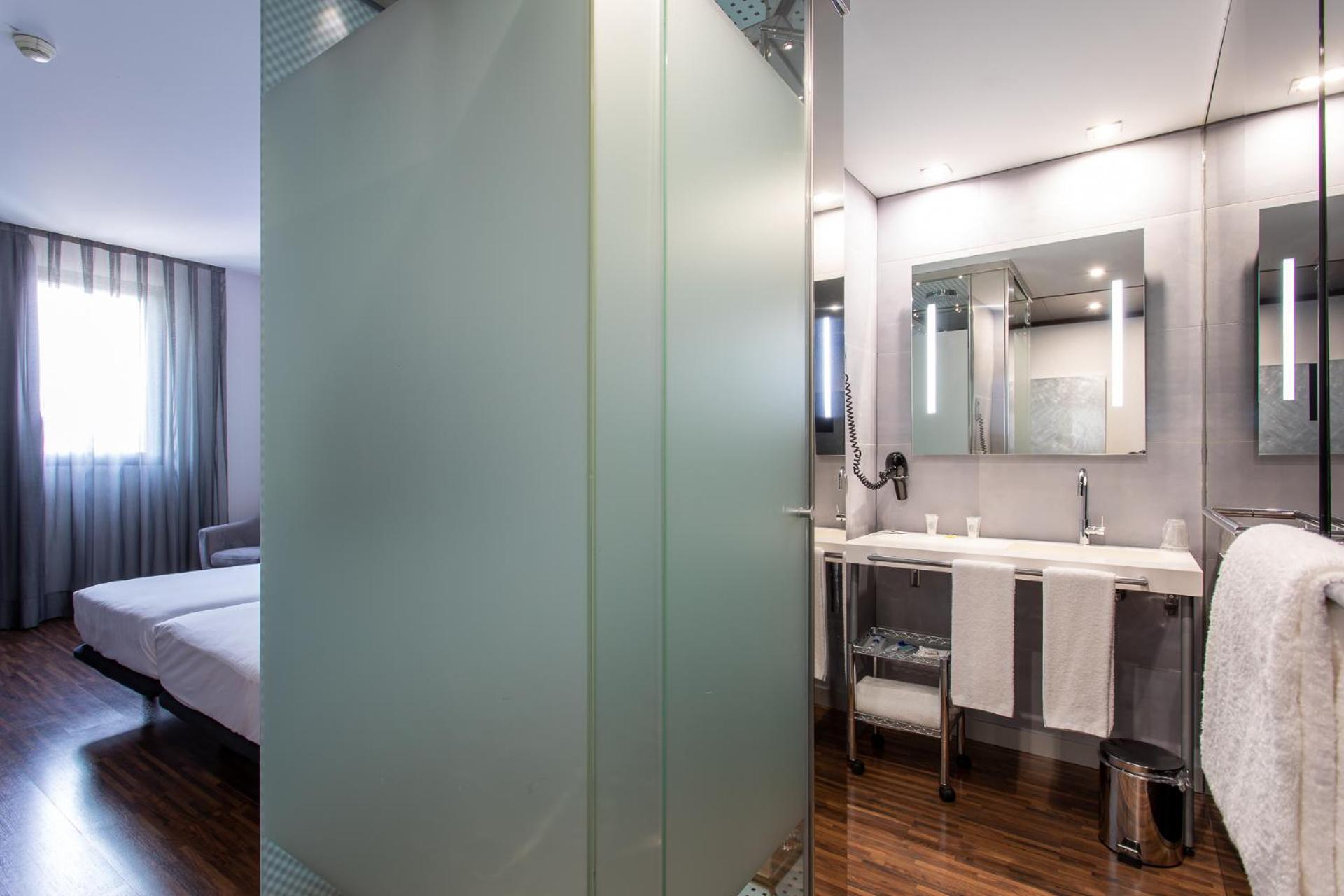 Hotel Ciudad De มอสโตเลส ภายนอก รูปภาพ