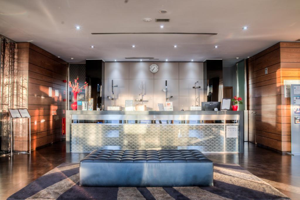 Hotel Ciudad De มอสโตเลส ภายนอก รูปภาพ