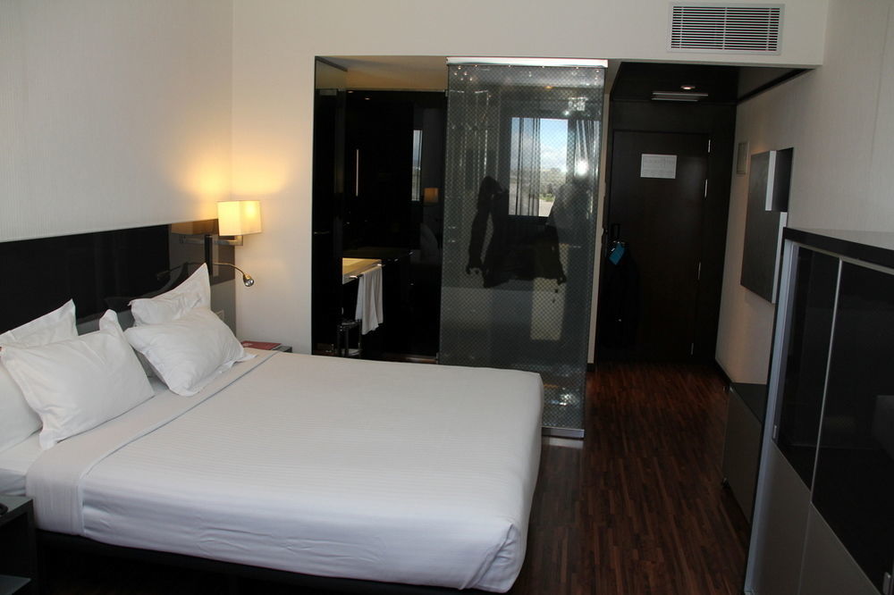 Hotel Ciudad De มอสโตเลส ภายนอก รูปภาพ