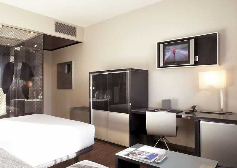 Hotel Ciudad De มอสโตเลส ภายนอก รูปภาพ