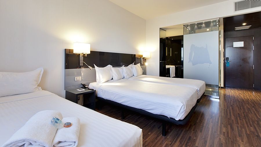 Hotel Ciudad De มอสโตเลส ภายนอก รูปภาพ